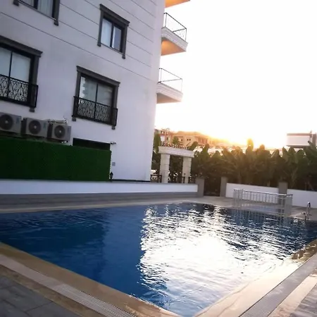 Denize Yakin Lueks Apartment