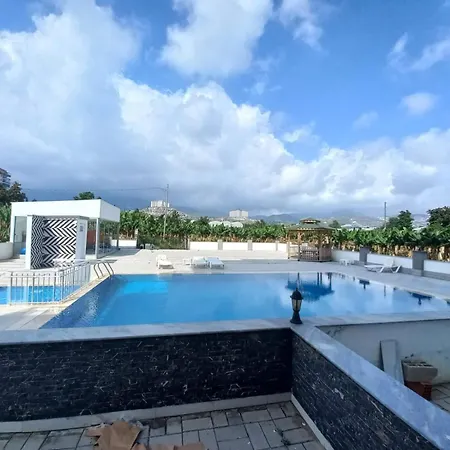 Denize Yakin Lueks Apartment Alanya