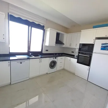 Denize Yakin Lueks Alanya